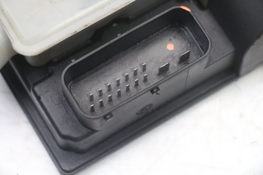 photo de POMPA ABS PEUGEOT SATELIS COMPRESSOR K15 125 (2006 - 2009) - Szczegół części