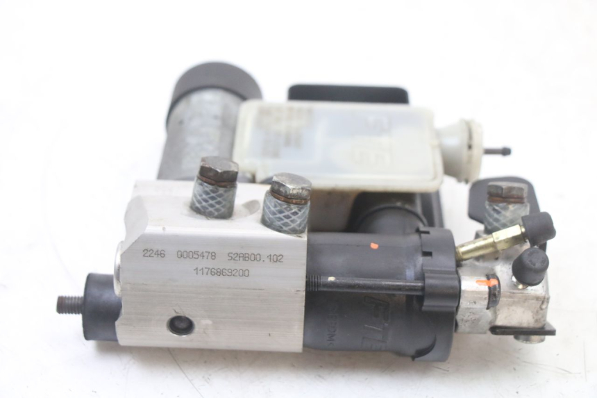 photo de POMPA ABS PEUGEOT SATELIS COMPRESSOR K15 125 (2006 - 2009) - Inny kąt widzenia