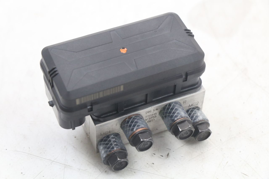 photo de POMPA ABS ROYAL ENFIELD CONTINENTAL GT 650 (2019 - 2024) - Szczegół części