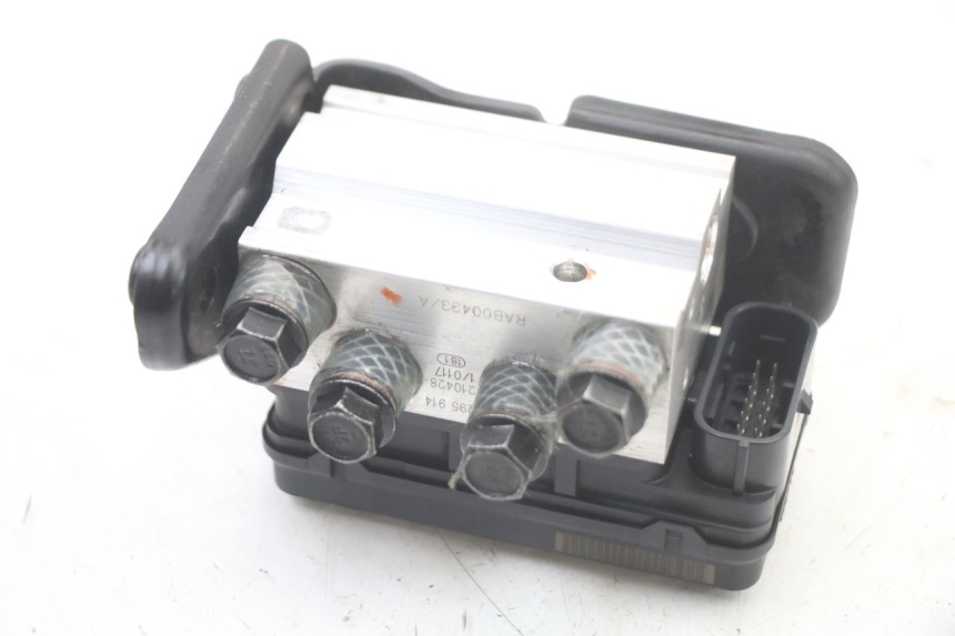 photo de POMPA ABS ROYAL ENFIELD HYMALAYAN 410 (2016 - 2023) - Widok główny