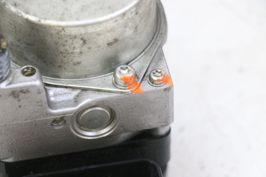 photo de POMPA ABS PEUGEOT SATELIS 125 (2013 - 2018) - Zbliżenie techniczne