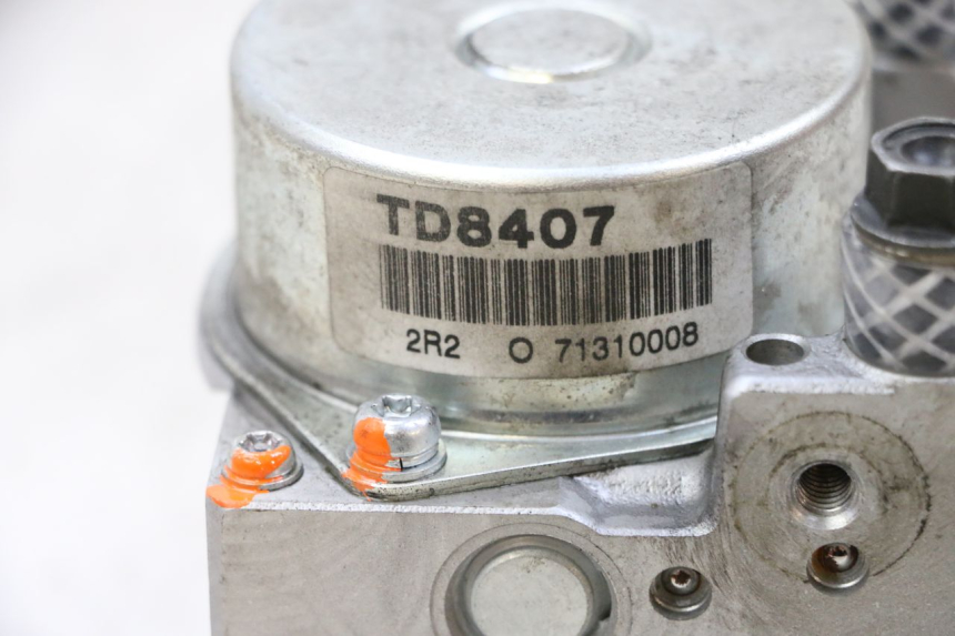 photo de POMPA ABS PEUGEOT SATELIS 125 (2013 - 2018) - Inny kąt widzenia