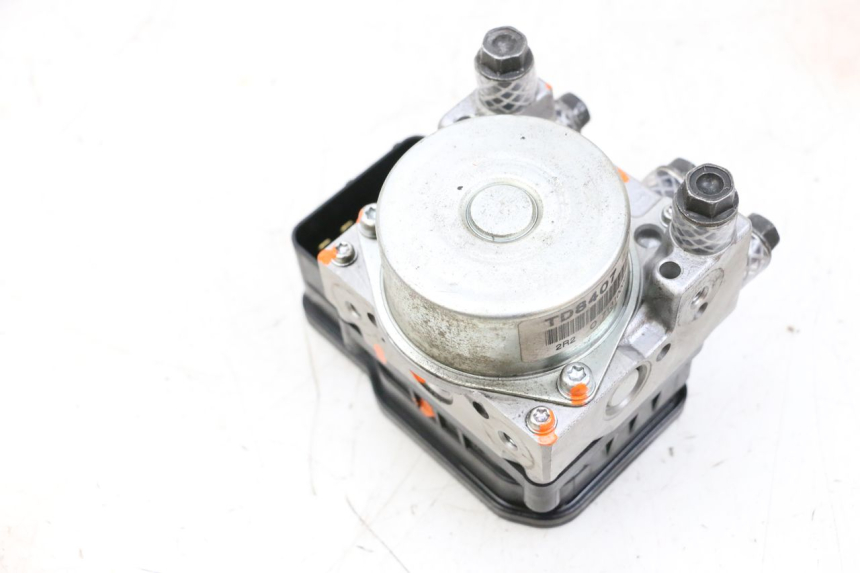 photo de POMPA ABS PEUGEOT SATELIS 125 (2013 - 2018) - Zbliżenie techniczne