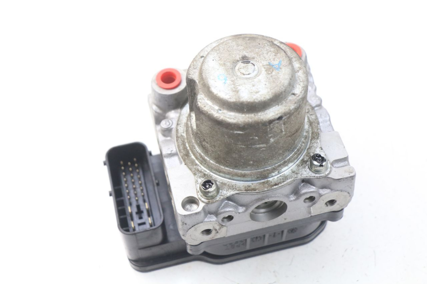 photo de POMPA ABS TRIUMPH SPRINT ST ABS 1050 (2005 - 2007) - Szczegół części