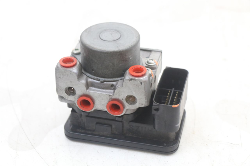 photo de POMPA ABS SUZUKI BURGMAN 125 (2018 - 2021) - Zoom stanu zużycia