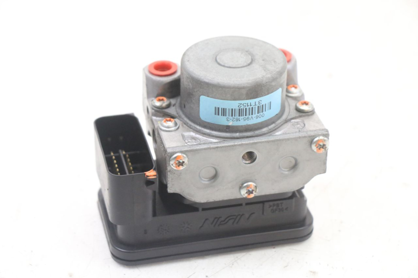 photo de POMPA ABS SUZUKI BURGMAN 125 (2018 - 2021) - Inny kąt widzenia