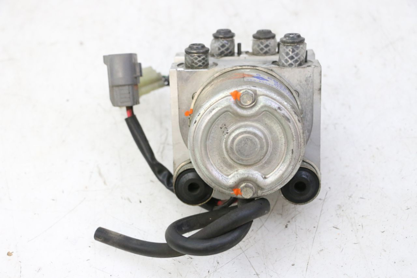 photo de POMPA ABS YAMAHA TDM ABS 900 (2002 - 2014) - Szczegół części