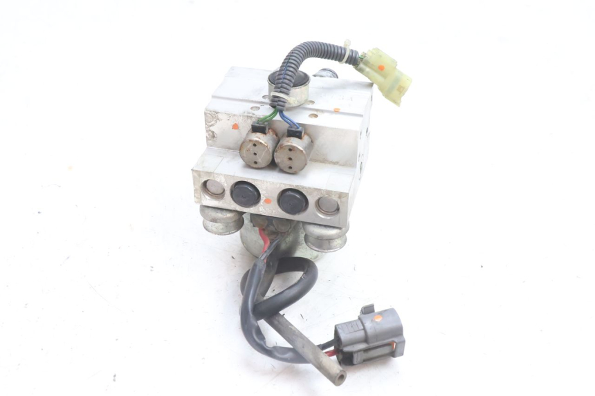 photo de POMPA ABS YAMAHA TDM ABS 900 (2002 - 2014) - Inny kąt widzenia