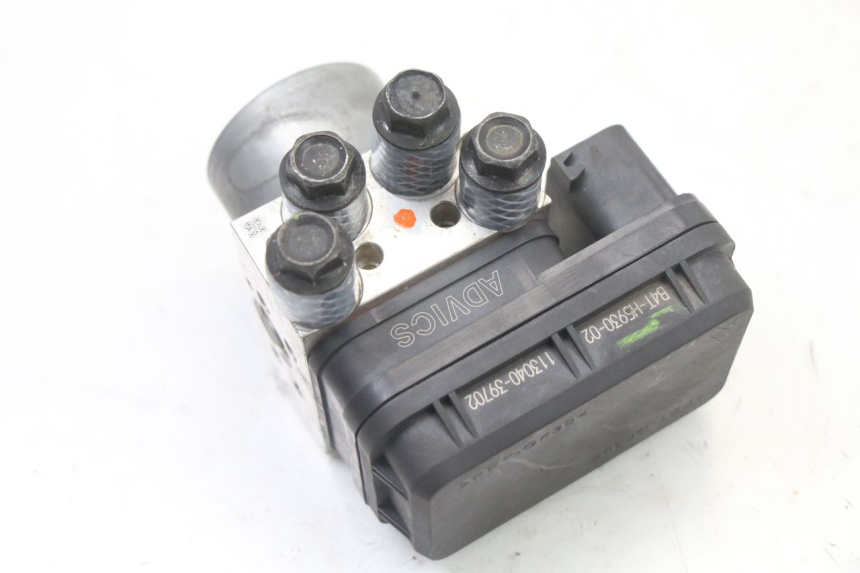 photo de POMPA ABS YAMAHA TRACER 7 700 (2020 - 2024) - Inny kąt widzenia