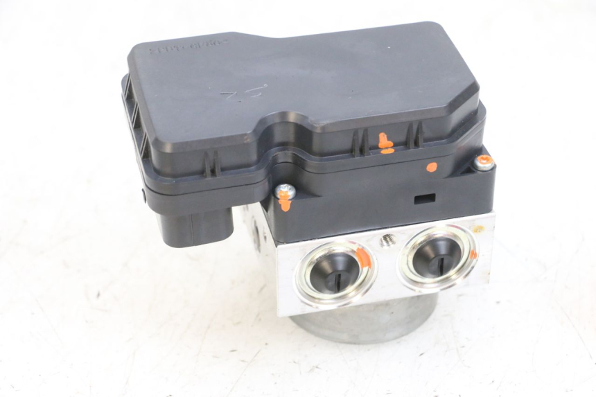 photo de POMPA ABS YAMAHA TRICITY 300 (2020 - 2024) - Oznaczenia i referencje