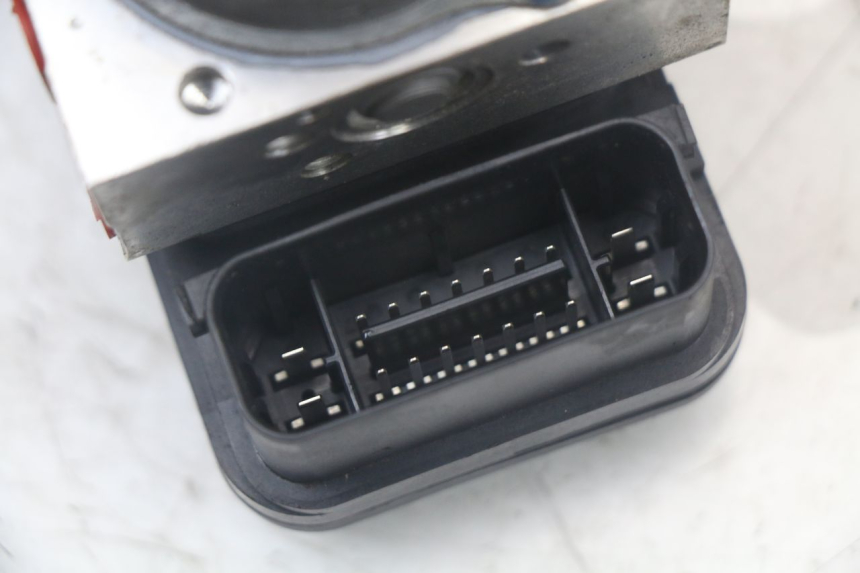 photo de POMPA ABS YAMAHA XMAX X-MAX ABS 125 (2017 - 2020) - Zbliżenie techniczne