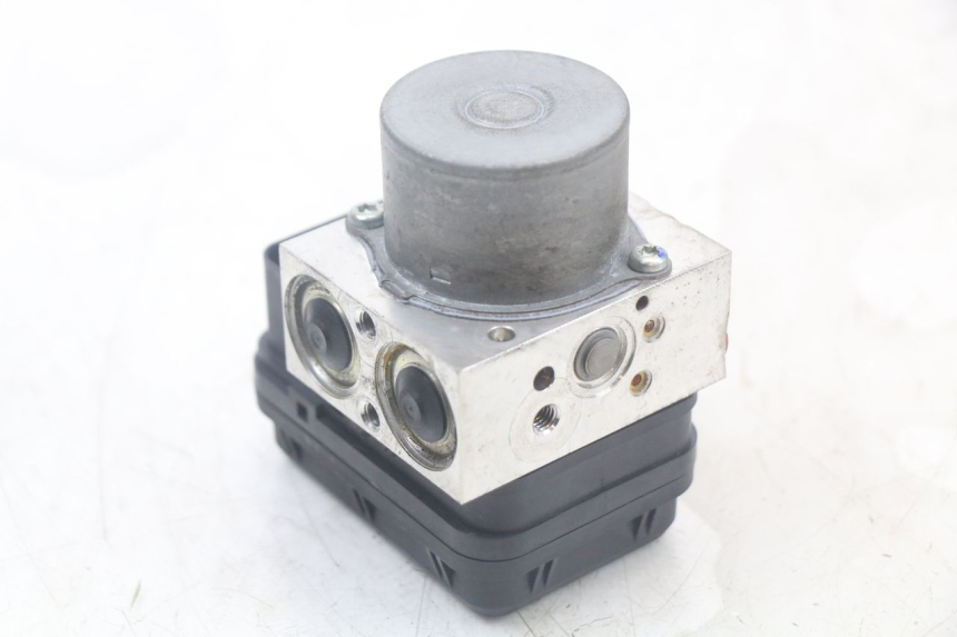 photo de POMPA ABS YAMAHA XMAX X-MAX ABS 125 (2017 - 2020) - Punkty mocowania