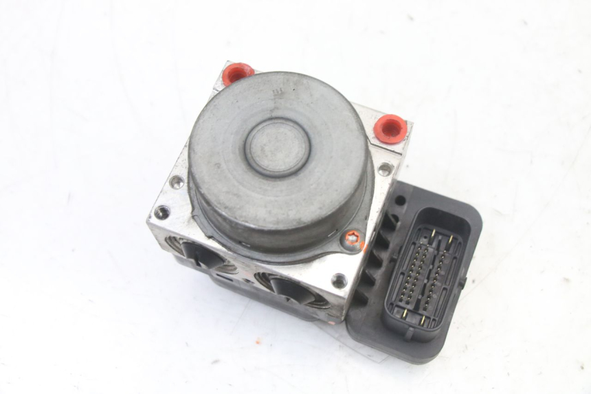 photo de POMPA ABS YAMAHA X-MAX XMAX ABS 250 (2010 - 2012) - Zbliżenie techniczne
