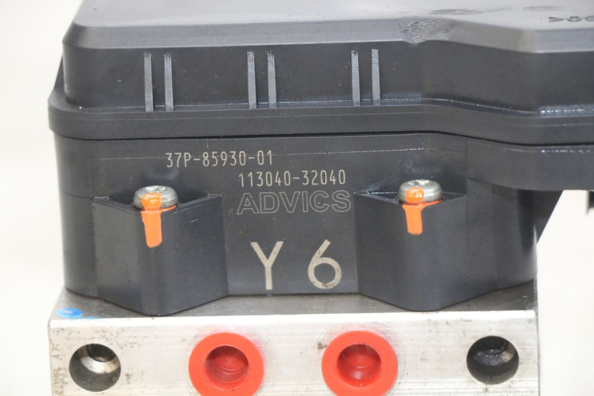 photo de POMPA ABS YAMAHA X-MAX XMAX 125 (2010 - 2013) - Punkty mocowania