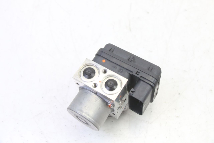 photo de POMPA ABS YAMAHA XMAX X-MAX 125 (2021 - 2025) - Inny kąt widzenia