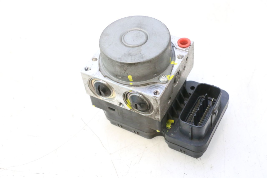 photo de POMPA ABS YAMAHA X-MAX XMAX 125 (2010 - 2013) - Zbliżenie techniczne