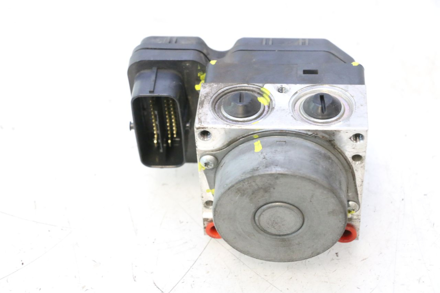 photo de POMPA ABS YAMAHA X-MAX XMAX 125 (2010 - 2013) - Punkty mocowania