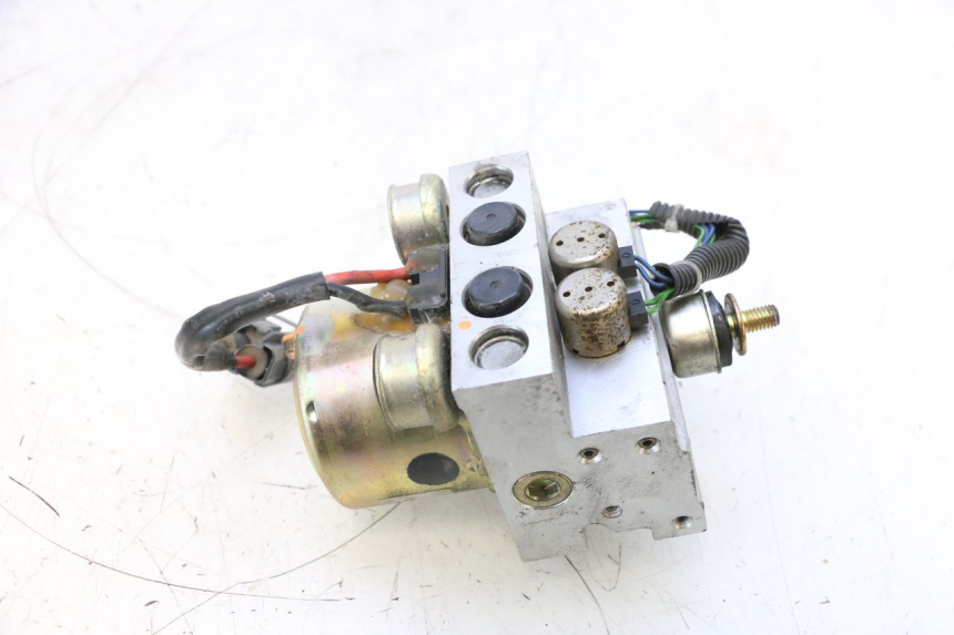 photo de POMPA ABS YAMAHA XP T-MAX ABS 500 (2005 - 2005) - Punkty mocowania
