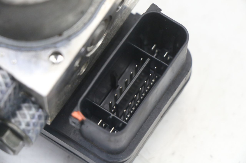 photo de POMPA ABS YAMAHA YP T-MAX TMAX 530 (2017 - 2020) - Zoom stanu zużycia