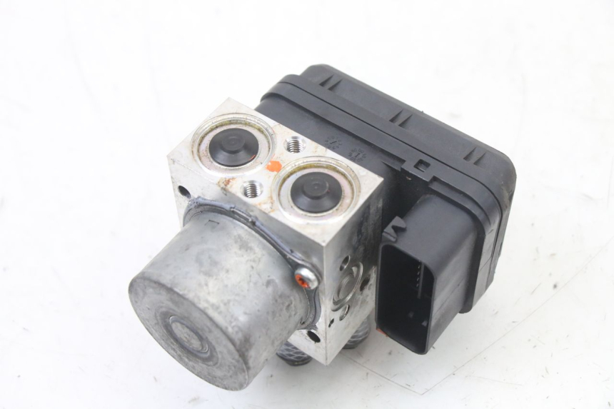 photo de POMPA ABS YAMAHA YP T-MAX TMAX 530 (2017 - 2020) - Inny kąt widzenia