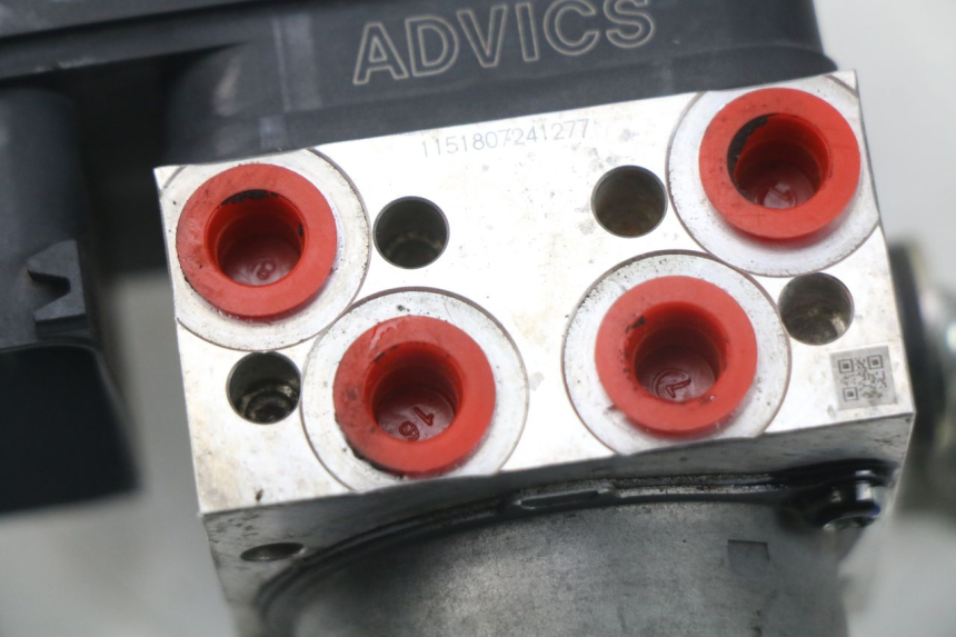 photo de POMPA ABS YAMAHA YP T-MAX TMAX 530 (2017 - 2020) - Inny kąt widzenia