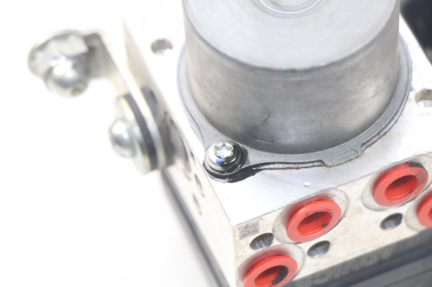 photo de POMPA ABS YAMAHA YP T-MAX TMAX 530 (2017 - 2020) - Zbliżenie techniczne