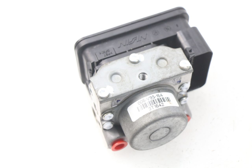 photo de POMPA ABS KAWASAKI Z Z900 900 (2017 - 2019) - Zbliżenie techniczne