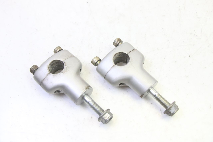 photo de Mocowanie kierownicy HYOSUNG GV AQUILA 125 (2000 - 2009) - Inny kąt widzenia