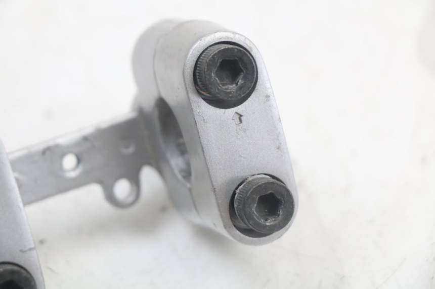 photo de Mocowanie kierownicy YAMAHA BW'S BWS 125 (2010 - 2013) - Inny kąt widzenia