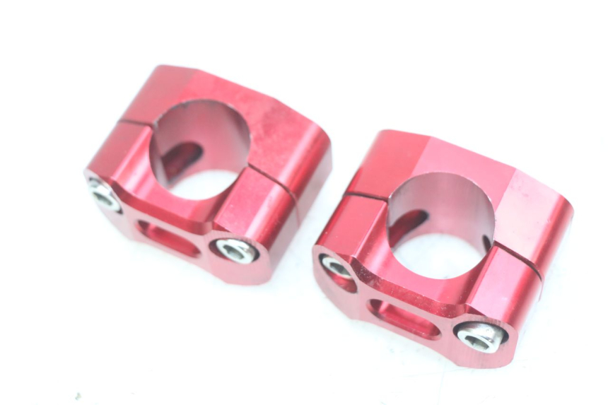 photo de Mocowanie kierownicy HONDA CR 125 (1995 - 1997) - Zbliżenie techniczne