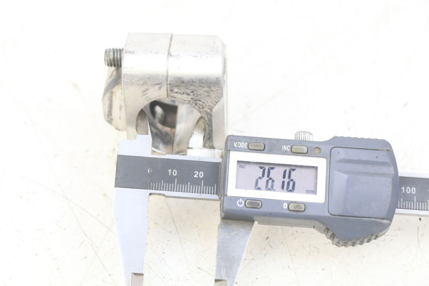 photo de Mocowanie kierownicy HONDA CR 80 (2001 - 2003) - Inny kąt widzenia