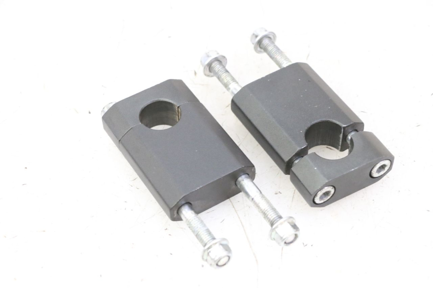 photo de Mocowanie kierownicy APOLLO RFZ 125 - Inny kąt widzenia