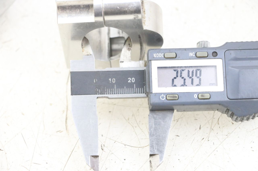 photo de Mocowanie kierownicy YAMAHA YZ 85 (2002 - 2018) - Zoom stanu zużycia