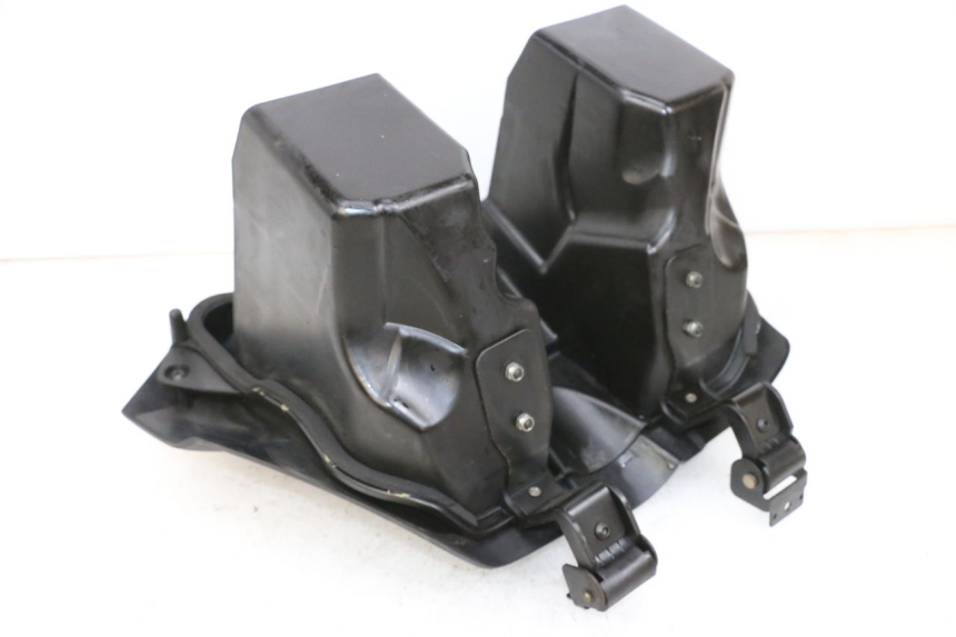 photo de UCHWYT SCHOWKA NA RĘKAWICZKI ADIVA AD3 300 (2014 - 2020) - Zoom stanu zużycia