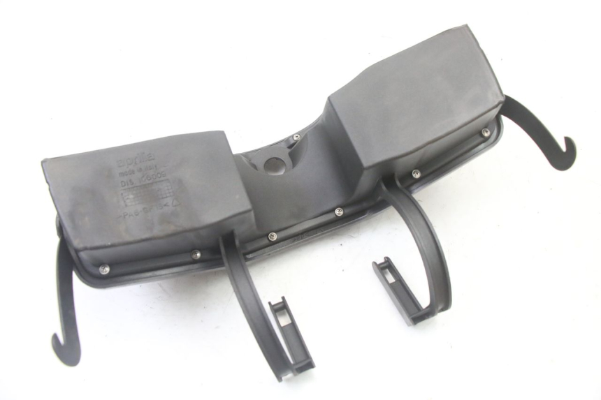 photo de UCHWYT SCHOWKA NA RĘKAWICZKI APRILIA ATLANTIC 125 (2003 - 2009) - Zbliżenie techniczne