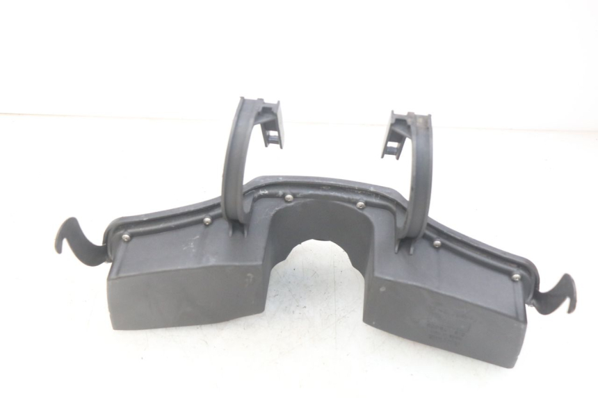 photo de UCHWYT SCHOWKA NA RĘKAWICZKI APRILIA ATLANTIC 125 (2003 - 2009) - Inny kąt widzenia