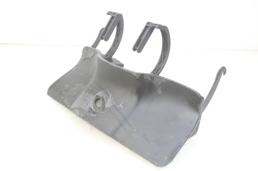 photo de UCHWYT SCHOWKA NA RĘKAWICZKI APRILIA ATLANTIC 125 (2003 - 2009) - Zbliżenie techniczne