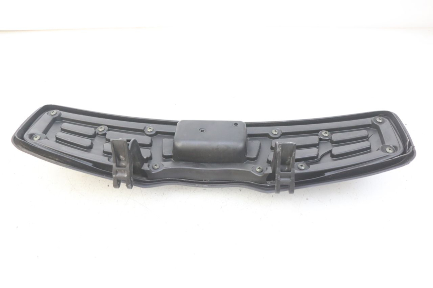 photo de UCHWYT SCHOWKA NA RĘKAWICZKI SUZUKI BURGMAN 125 (2007 - 2014) - Zoom stanu zużycia