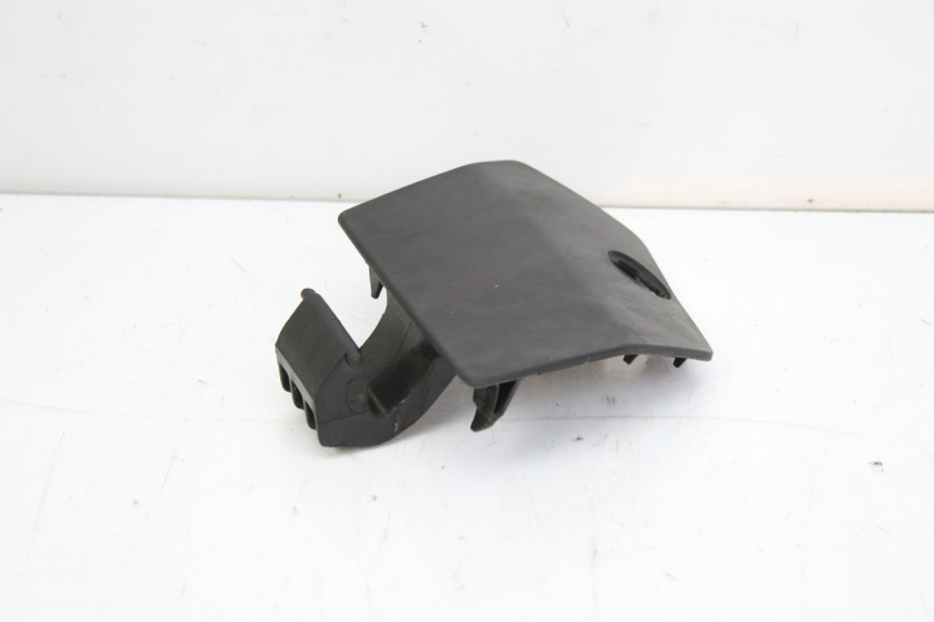 photo de UCHWYT SCHOWKA NA RĘKAWICZKI PEUGEOT CITYSTAR 50 (2013 - 2017) - Szczegół części