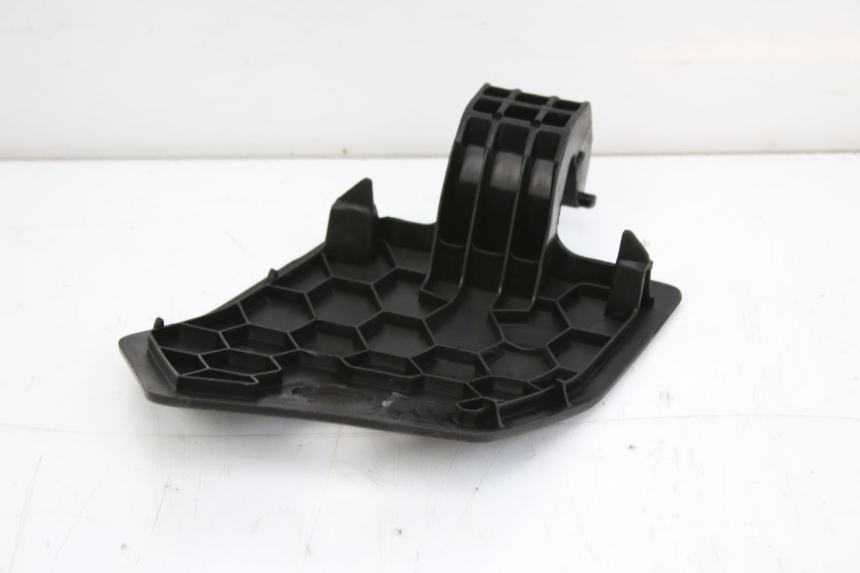 photo de UCHWYT SCHOWKA NA RĘKAWICZKI PEUGEOT CITYSTAR 50 (2013 - 2017) - Inny kąt widzenia