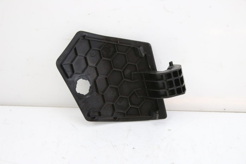 photo de UCHWYT SCHOWKA NA RĘKAWICZKI PEUGEOT CITYSTAR 50 (2013 - 2017) - Zbliżenie techniczne