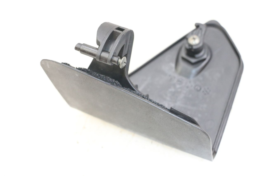 photo de UCHWYT SCHOWKA NA RĘKAWICZKI KYMCO DINK STREET ABS 125 (2011 - 2018) - Szczegół części