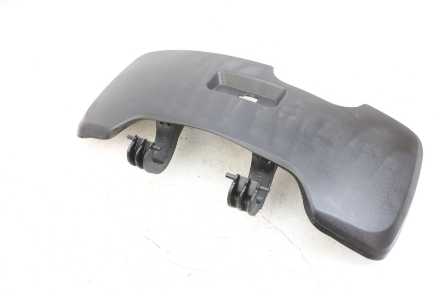 photo de UCHWYT SCHOWKA NA RĘKAWICZKI SYM GTS EVO 125 (2009 - 2013) - Inny kąt widzenia