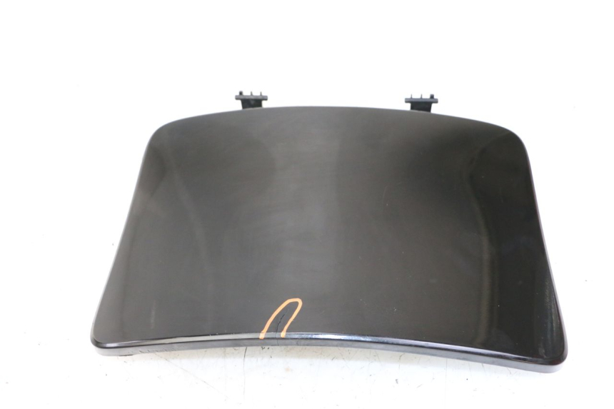 photo de UCHWYT NA SCHOWEK KYMCO PEOPLE S 125 (2000 - 2008) - Zbliżenie techniczne