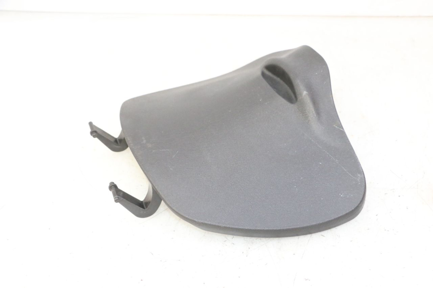 photo de UCHWYT SCHOWKA NA RĘKAWICZKI PIAGGIO LIBERTY 4T 50 (2009 - 2015) - Zbliżenie techniczne