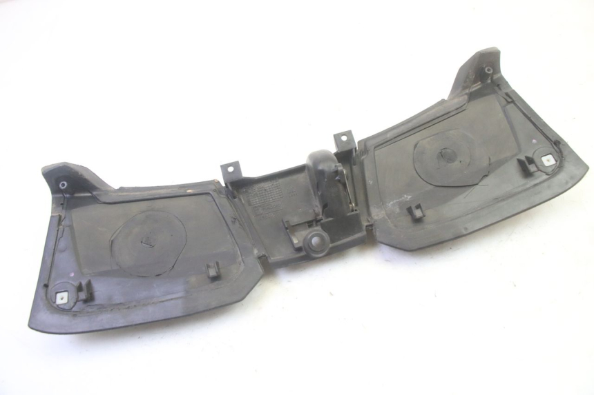 photo de UCHWYT SCHOWKA NA RĘKAWICZKI PIAGGIO MP3 500 (2016 - 2018) - Zbliżenie techniczne