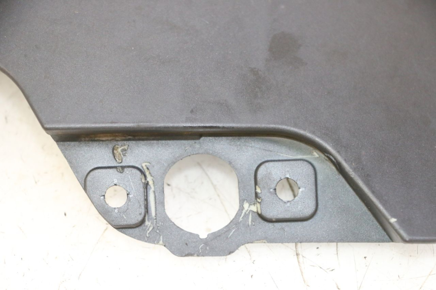 photo de UCHWYT SCHOWKA NA RĘKAWICZKI KYMCO LIKE 4T 50 (2019 - 2025) - Zbliżenie techniczne