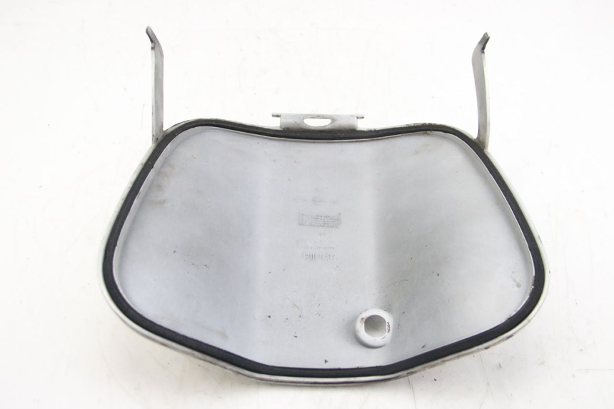 photo de UCHWYT SCHOWKA NA RĘKAWICZKI APRILIA SCARABEO 4T 50 (2009 - 2017) - Zbliżenie techniczne