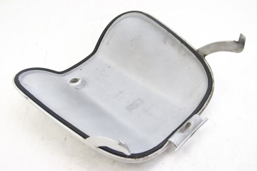 photo de UCHWYT SCHOWKA NA RĘKAWICZKI APRILIA SCARABEO 4T 50 (2009 - 2017) - Punkty mocowania