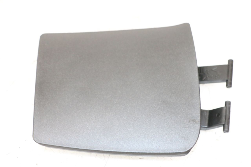 photo de UCHWYT SCHOWKA NA RĘKAWICZKI APRILIA SR MOTARD 50 (2012 - 2018) - Zoom stanu zużycia